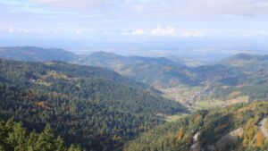 Dieses Bild zeigt eine Webcam-Aufnahme vom Achertal, aufgenommen am Dienstag, den 14.10.2025 um 11:30 Uhr. Die Temperatur betrug 9.4°C.