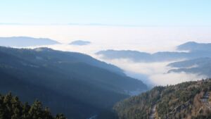 Dieses Bild zeigt eine Webcam-Aufnahme vom Achertal, aufgenommen am Montag, den 29.12.2025 um 14:10 Uhr. Die Temperatur betrug 4.4°C.