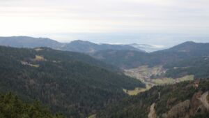 Dieses Bild zeigt eine Webcam-Aufnahme vom Achertal, aufgenommen am Mittwoch, den 17.12.2025 um 13:30 Uhr. Die Temperatur betrug 6.4°C.