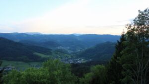 Dieses Bild zeigt eine Webcam-Aufnahme vom Achertal, aufgenommen am Freitag, den 15.05.2026 um 20:00 Uhr. Die Temperatur betrug 7.3°C.