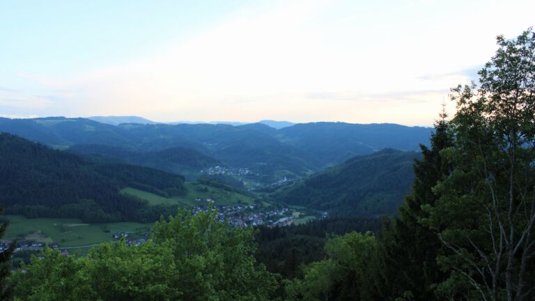 Dieses Bild zeigt eine Webcam-Aufnahme vom Achertal, aufgenommen am Freitag, den 15.05.2026 um 20:00 Uhr. Die Temperatur betrug 7.3°C.
