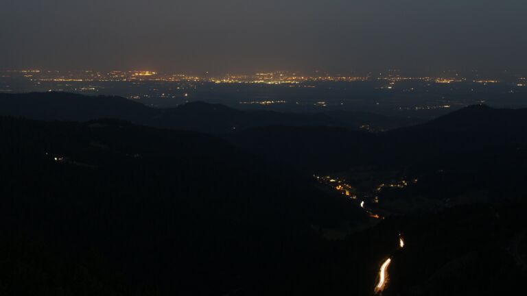 Dieses Bild zeigt eine Webcam-Aufnahme vom Achertal, aufgenommen am Mittwoch, den 13.08.2025 um 05:20 Uhr. Die Temperatur betrug 21.5°C.