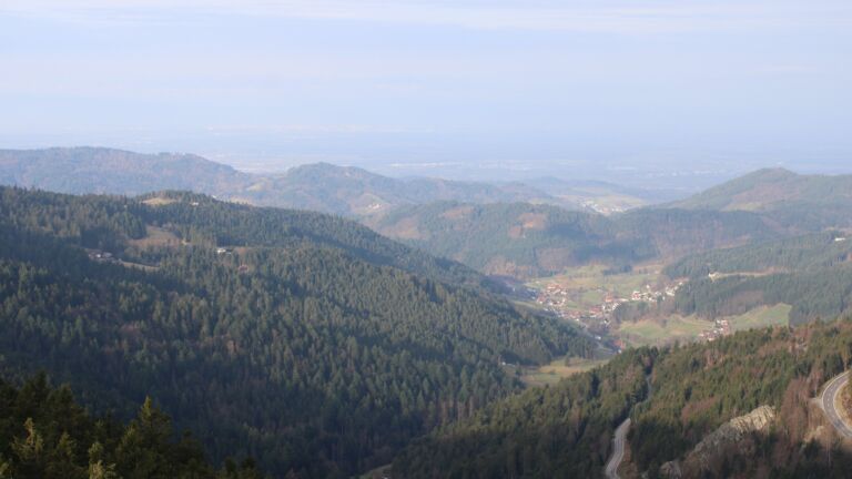 Dieses Bild zeigt eine Webcam-Aufnahme vom Achertal, aufgenommen am Samstag, den 28.02.2026 um 08:50 Uhr. Die Temperatur betrug 5.9°C.