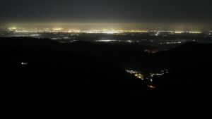 Dieses Bild zeigt eine Webcam-Aufnahme vom Achertal, aufgenommen am Dienstag, den 18.11.2025 um 02:30 Uhr. Die Temperatur betrug -3.8°C.