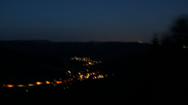 Dieses Bild zeigt eine Webcam-Aufnahme vom Achertal, aufgenommen am Sonntag, den 12.07.2026 um 04:20 Uhr. Die Temperatur betrug 19.2°C.
