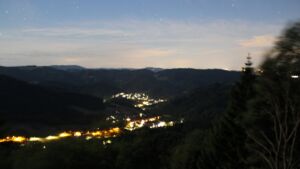 Dieses Bild zeigt eine Webcam-Aufnahme vom Achertal, aufgenommen am Samstag, den 06.06.2026 um 03:40 Uhr. Die Temperatur betrug 12.7°C.