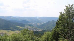 Dieses Bild zeigt eine Webcam-Aufnahme vom Achertal, aufgenommen am Sonntag, den 26.07.2026 um 14:10 Uhr. Die Temperatur betrug 25.3°C.