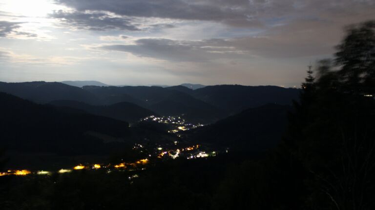 Dieses Bild zeigt eine Webcam-Aufnahme vom Achertal, aufgenommen am Dienstag, den 30.06.2026 um 02:40 Uhr. Die Temperatur betrug 19.6°C.