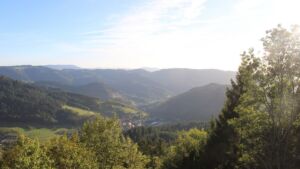 Dieses Bild zeigt eine Webcam-Aufnahme vom Achertal, aufgenommen am Mittwoch, den 23.09.2026 um 18:10 Uhr. Die Temperatur betrug 23.4°C.