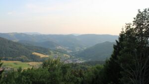 Dieses Bild zeigt eine Webcam-Aufnahme vom Achertal, aufgenommen am Samstag, den 27.06.2026 um 20:30 Uhr. Die Temperatur betrug 34.9°C.