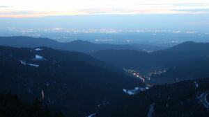 Dieses Bild zeigt eine Webcam-Aufnahme vom Achertal, aufgenommen am Donnerstag, den 02.04.2026 um 20:40 Uhr. Die Temperatur betrug 5.2°C.