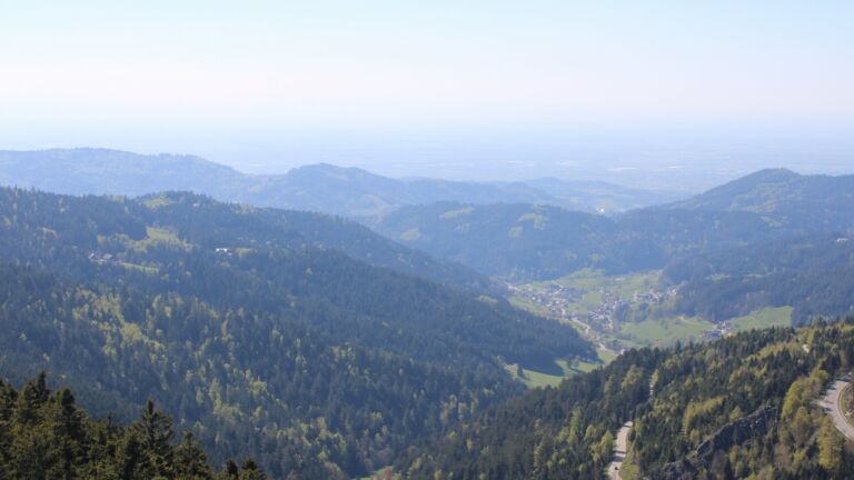 Dieses Bild zeigt eine Webcam-Aufnahme vom Achertal, aufgenommen am Mittwoch, den 22.04.2026 um 16:00 Uhr. Die Temperatur betrug 9.2°C.