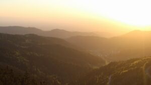 Dieses Bild zeigt eine Webcam-Aufnahme vom Achertal, aufgenommen am Mittwoch, den 29.04.2026 um 20:20 Uhr. Die Temperatur betrug 9.9°C.