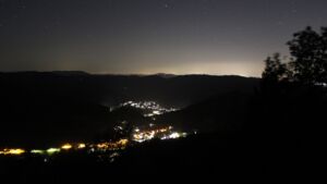 Dieses Bild zeigt eine Webcam-Aufnahme vom Achertal, aufgenommen am Dienstag, den 22.09.2026 um 05:00 Uhr. Die Temperatur betrug 10.2°C.