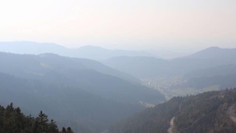 Dieses Bild zeigt eine Webcam-Aufnahme vom Achertal, aufgenommen am Sonntag, den 22.03.2026 um 16:10 Uhr. Die Temperatur betrug 6.9°C.