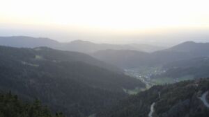 Dieses Bild zeigt eine Webcam-Aufnahme vom Achertal, aufgenommen am Montag, den 06.04.2026 um 19:30 Uhr. Die Temperatur betrug 11.3°C.