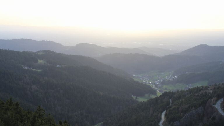 Dieses Bild zeigt eine Webcam-Aufnahme vom Achertal, aufgenommen am Montag, den 06.04.2026 um 19:30 Uhr. Die Temperatur betrug 11.3°C.