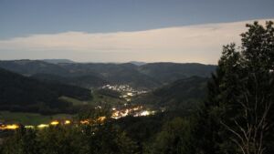 Dieses Bild zeigt eine Webcam-Aufnahme vom Achertal, aufgenommen am Mittwoch, den 30.09.2026 um 03:30 Uhr. Die Temperatur betrug 20.6°C.