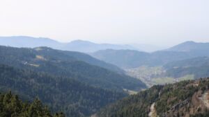 Dieses Bild zeigt eine Webcam-Aufnahme vom Achertal, aufgenommen am Samstag, den 07.03.2026 um 14:10 Uhr. Die Temperatur betrug 13.9°C.