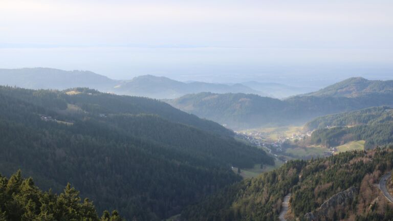 Dieses Bild zeigt eine Webcam-Aufnahme vom Achertal, aufgenommen am Samstag, den 20.12.2025 um 14:50 Uhr. Die Temperatur betrug 9.4°C.