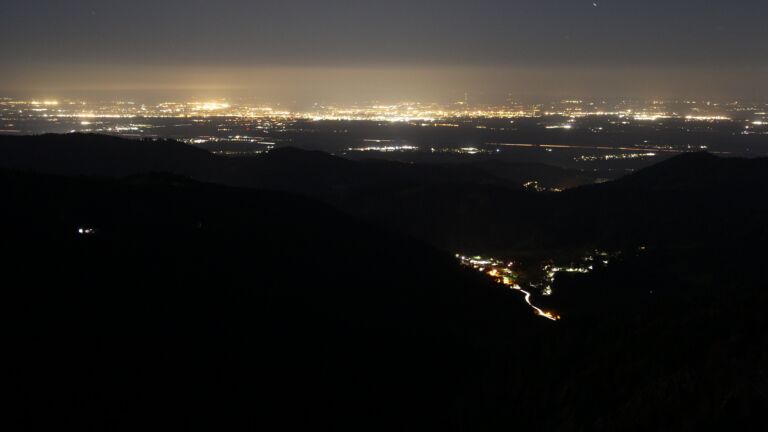 Dieses Bild zeigt eine Webcam-Aufnahme vom Achertal, aufgenommen am Mittwoch, den 08.04.2026 um 05:00 Uhr. Die Temperatur betrug 9.1°C.