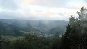 Dieses Bild zeigt eine Webcam-Aufnahme vom Achertal, aufgenommen am Montag, den 31.08.2026 um 07:00 Uhr. Die Temperatur betrug 13.4°C.
