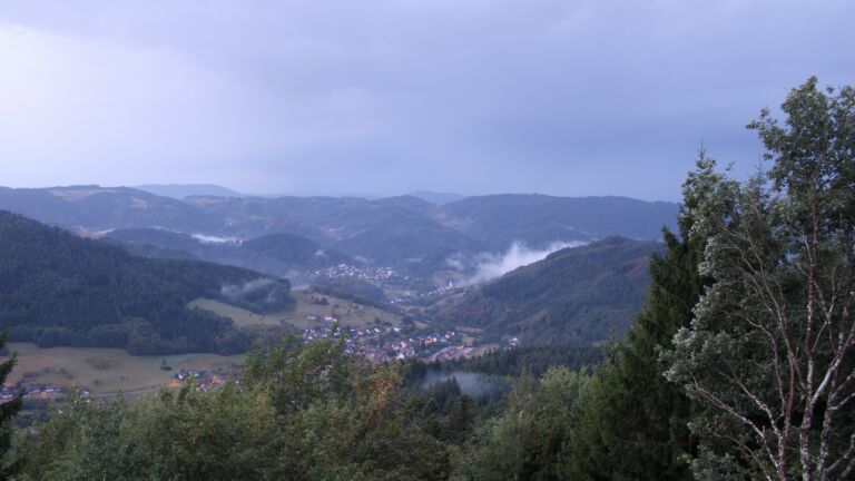 Dieses Bild zeigt eine Webcam-Aufnahme vom Achertal, aufgenommen am Freitag, den 28.08.2026 um 06:30 Uhr. Die Temperatur betrug 17.7°C.