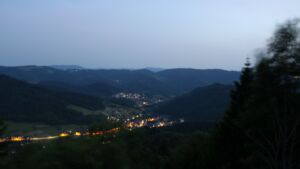 Dieses Bild zeigt eine Webcam-Aufnahme vom Achertal, aufgenommen am Sonntag, den 24.05.2026 um 22:00 Uhr. Die Temperatur betrug 22.2°C.