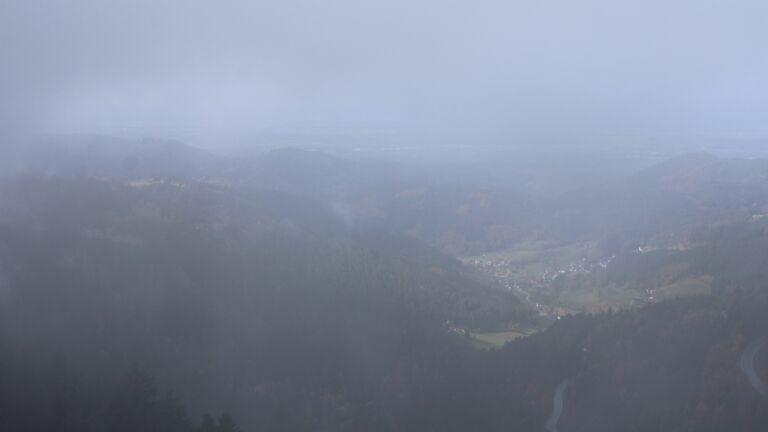 Dieses Bild zeigt eine Webcam-Aufnahme vom Achertal, aufgenommen am Donnerstag, den 23.10.2025 um 12:40 Uhr. Die Temperatur betrug 6.2°C.
