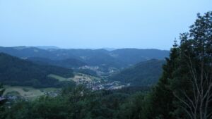 Dieses Bild zeigt eine Webcam-Aufnahme vom Achertal, aufgenommen am Sonntag, den 31.05.2026 um 05:10 Uhr. Die Temperatur betrug 21.4°C.