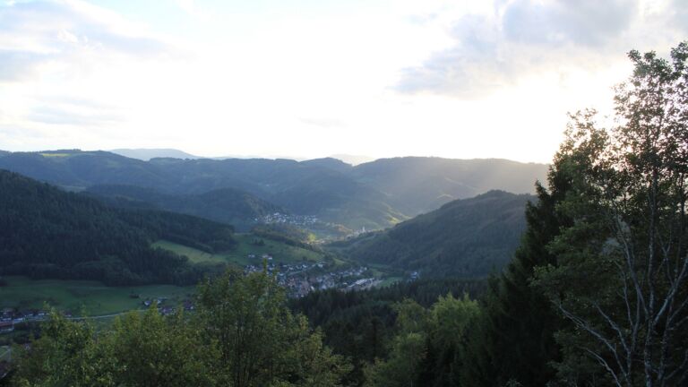 Dieses Bild zeigt eine Webcam-Aufnahme vom Achertal, aufgenommen am Samstag, den 10.10.2026 um 17:40 Uhr. Die Temperatur betrug 10.9°C.