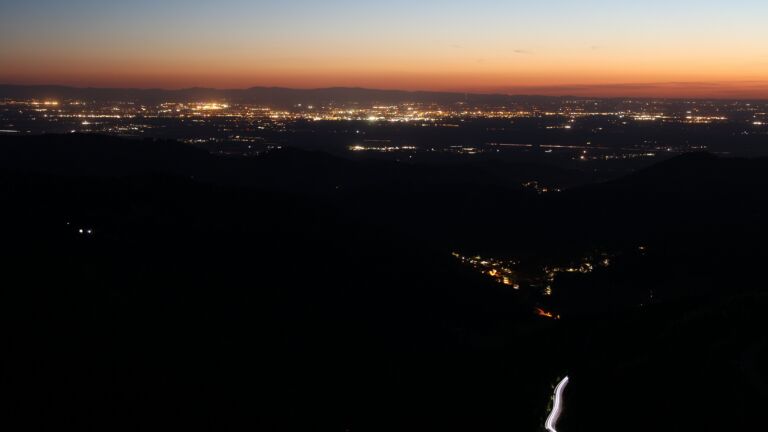 Dieses Bild zeigt eine Webcam-Aufnahme vom Achertal, aufgenommen am Freitag, den 24.04.2026 um 21:40 Uhr. Die Temperatur betrug 11.3°C.