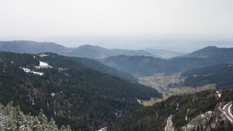 Dieses Bild zeigt eine Webcam-Aufnahme vom Achertal, aufgenommen am Dienstag, den 27.01.2026 um 15:10 Uhr. Die Temperatur betrug 3.5°C.