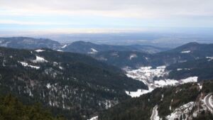 Dieses Bild zeigt eine Webcam-Aufnahme vom Achertal, aufgenommen am Dienstag, den 13.01.2026 um 09:50 Uhr. Die Temperatur betrug 5.6°C.