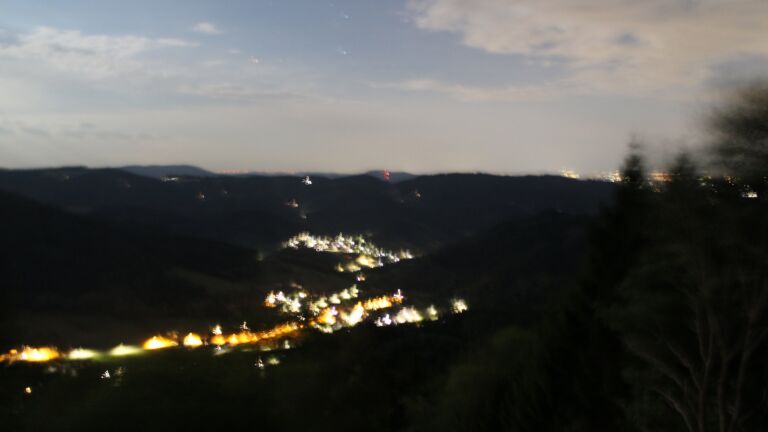 Dieses Bild zeigt eine Webcam-Aufnahme vom Achertal, aufgenommen am Montag, den 24.08.2026 um 22:00 Uhr. Die Temperatur betrug 17.7°C.