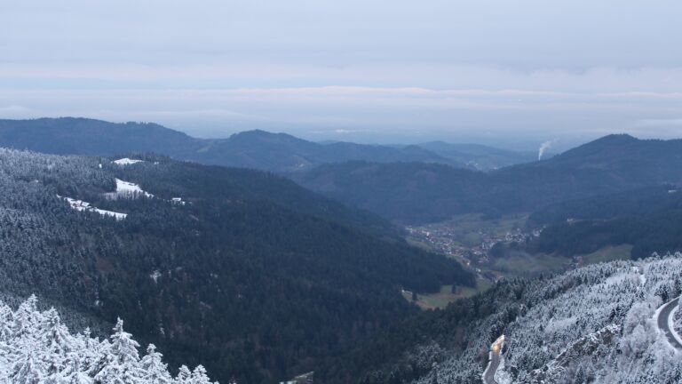 Dieses Bild zeigt eine Webcam-Aufnahme vom Achertal, aufgenommen am Donnerstag, den 27.11.2025 um 07:40 Uhr. Die Temperatur betrug -3.2°C.