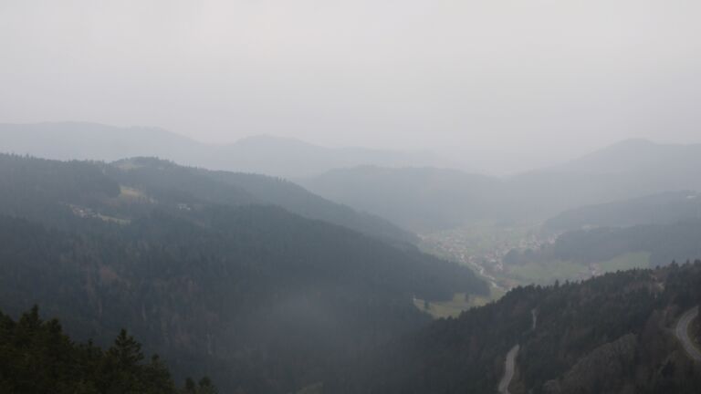 Dieses Bild zeigt eine Webcam-Aufnahme vom Achertal, aufgenommen am Mittwoch, den 25.03.2026 um 10:10 Uhr. Die Temperatur betrug 2.7°C.