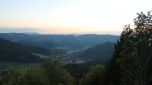 Dieses Bild zeigt eine Webcam-Aufnahme vom Achertal, aufgenommen am Montag, den 05.10.2026 um 19:00 Uhr. Die Temperatur betrug 19.1°C.