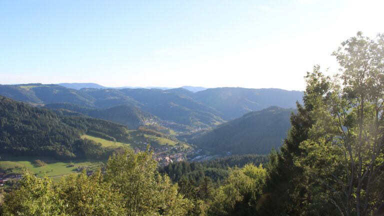 Dieses Bild zeigt eine Webcam-Aufnahme vom Achertal, aufgenommen am Montag, den 14.09.2026 um 18:20 Uhr. Die Temperatur betrug 27°C.