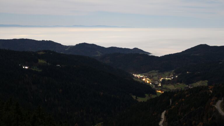 Dieses Bild zeigt eine Webcam-Aufnahme vom Achertal, aufgenommen am Freitag, den 07.11.2025 um 04:30 Uhr. Die Temperatur betrug 8.7°C.