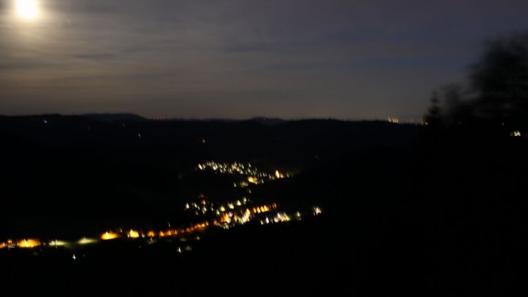 Dieses Bild zeigt eine Webcam-Aufnahme vom Achertal, aufgenommen am Freitag, den 24.07.2026 um 22:40 Uhr. Die Temperatur betrug 20.1°C.