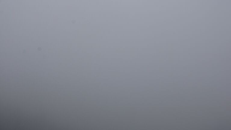 Dieses Bild zeigt eine Webcam-Aufnahme vom Achertal, aufgenommen am Freitag, den 28.11.2025 um 13:10 Uhr. Die Temperatur betrug 3.2°C.