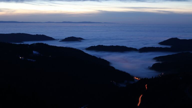 Dieses Bild zeigt eine Webcam-Aufnahme vom Achertal, aufgenommen am Dienstag, den 20.01.2026 um 18:00 Uhr. Die Temperatur betrug 6.2°C.