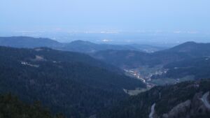 Dieses Bild zeigt eine Webcam-Aufnahme vom Achertal, aufgenommen am Freitag, den 06.03.2026 um 06:30 Uhr. Die Temperatur betrug 11.4°C.