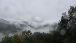 Dieses Bild zeigt eine Webcam-Aufnahme vom Achertal, aufgenommen am Mittwoch, den 21.10.2026 um 11:00 Uhr. Die Temperatur betrug 7.3°C.