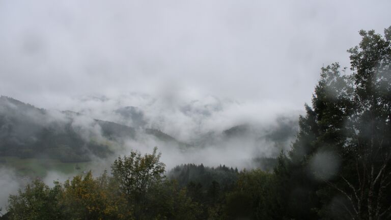 Dieses Bild zeigt eine Webcam-Aufnahme vom Achertal, aufgenommen am Mittwoch, den 21.10.2026 um 11:00 Uhr. Die Temperatur betrug 7.3°C.