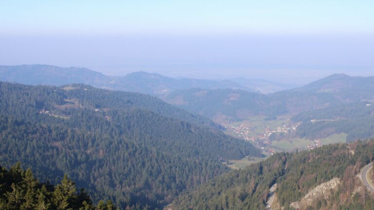 Dieses Bild zeigt eine Webcam-Aufnahme vom Achertal, aufgenommen am Donnerstag, den 19.03.2026 um 08:50 Uhr. Die Temperatur betrug 3.4°C.