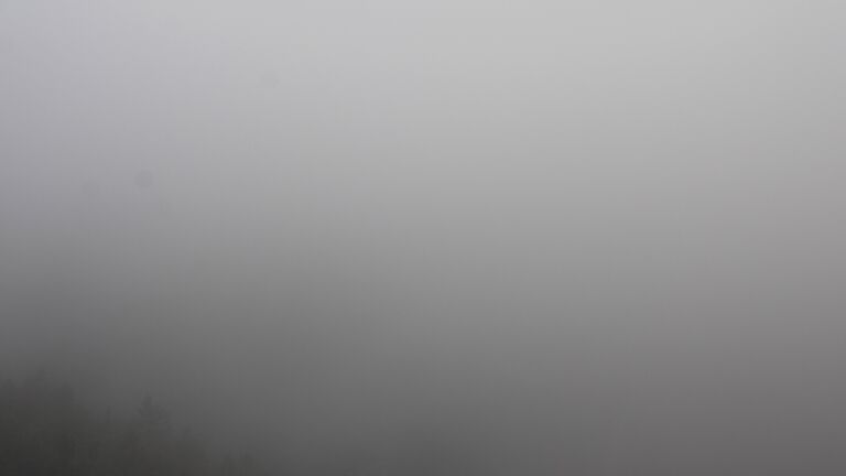 Dieses Bild zeigt eine Webcam-Aufnahme vom Achertal, aufgenommen am Donnerstag, den 04.12.2025 um 09:30 Uhr. Die Temperatur betrug 2.1°C.