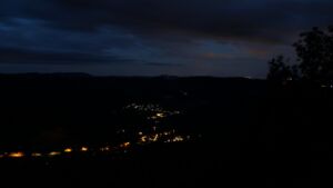 Dieses Bild zeigt eine Webcam-Aufnahme vom Achertal, aufgenommen am Samstag, den 22.08.2026 um 05:30 Uhr. Die Temperatur betrug 10.8°C.