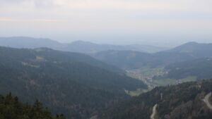 Dieses Bild zeigt eine Webcam-Aufnahme vom Achertal, aufgenommen am Freitag, den 10.04.2026 um 17:50 Uhr. Die Temperatur betrug 6.6°C.